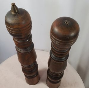 VINTAGE GAIL CRAFT salt/pep grinder